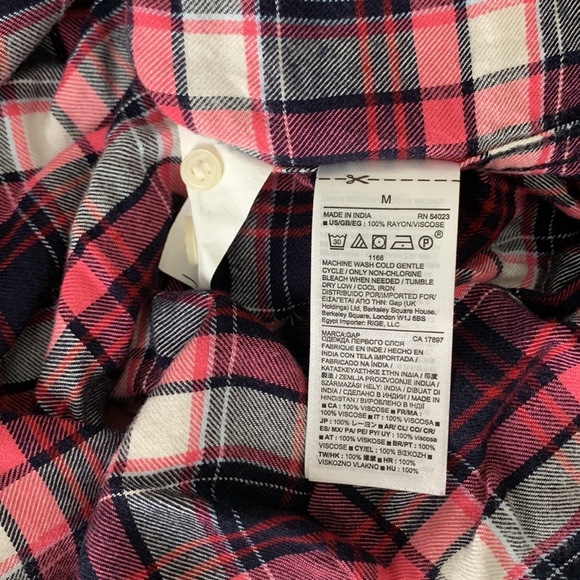 GAP pink, navy, white plaid flannel button down shirt women’s size Med. - Picture 5 of 9